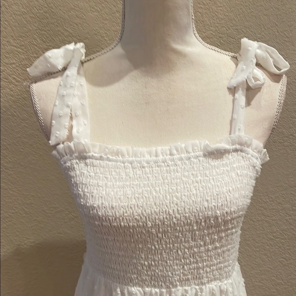 White polka-dot Sleeveless Sundress - Picture 2 of 6